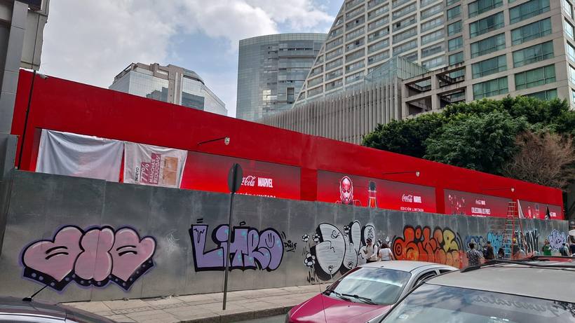 Estructura metálica para pantallas, Reforma 202