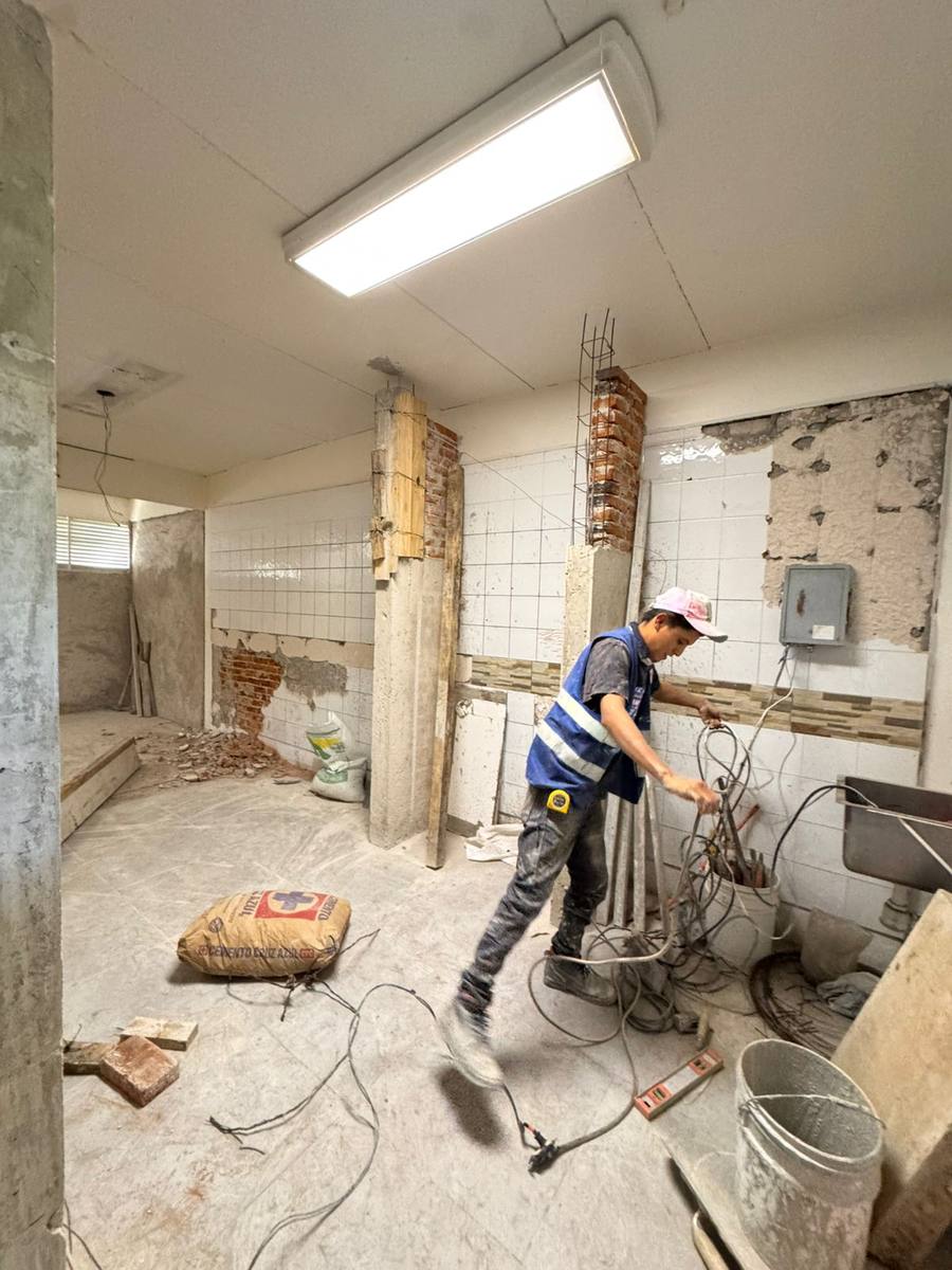 Dignificación de núcleos sanitarios del Auditorio — Preparatoria N°1 Gabino Barreda