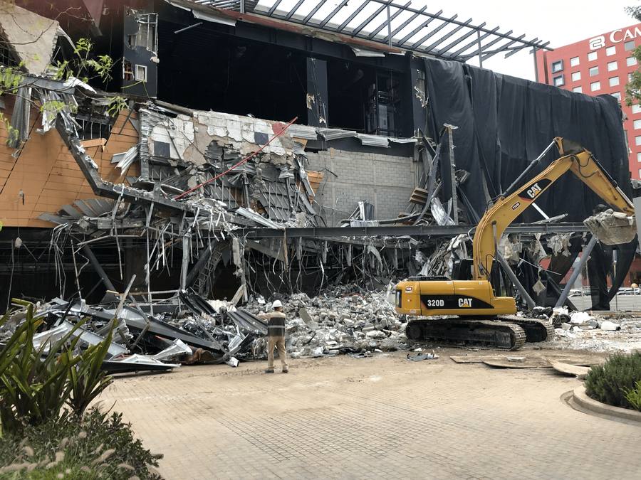 Limpieza de zona colapsada y demolición — Plaza Artz